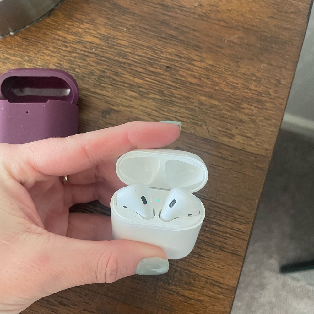 Apple airpods - 1st gen